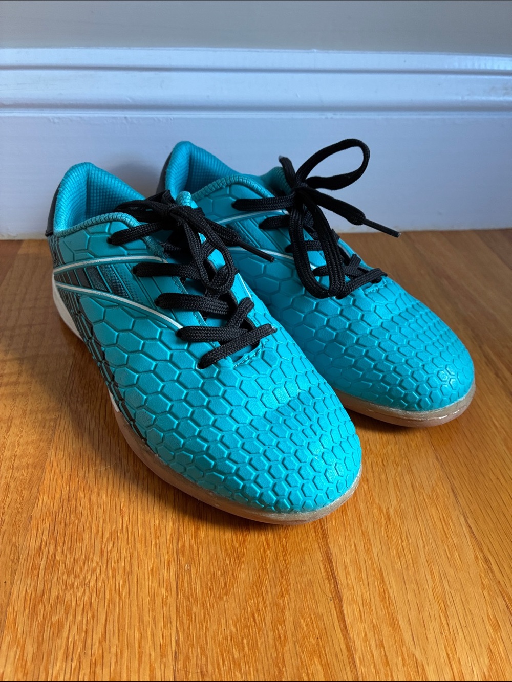 Indoor Soccer / Futsal Shoes - Kids size 1